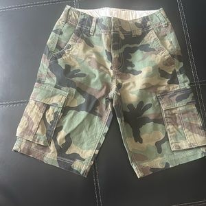 Gently used Boys Cargo Shorts-Size 12